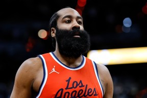 NG体育-哈登新星关键助攻表现惊艳，快船未来可期！的简单介绍